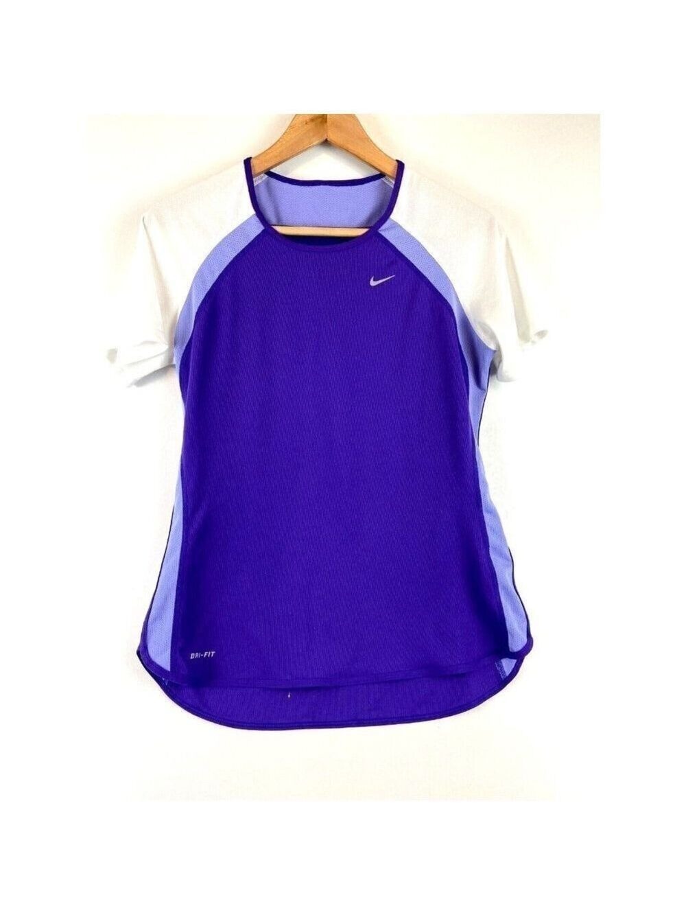 Nike Women's Dri-Fit Purple and White Active Shirt Size Medium
